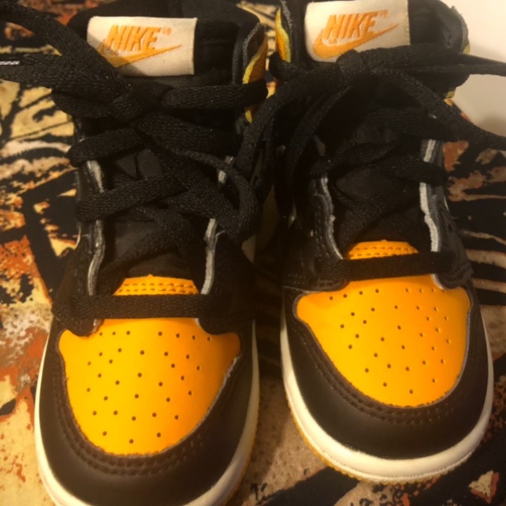 Nike Air Jordan Black & Yellow High-Top Sneakers Size 6C